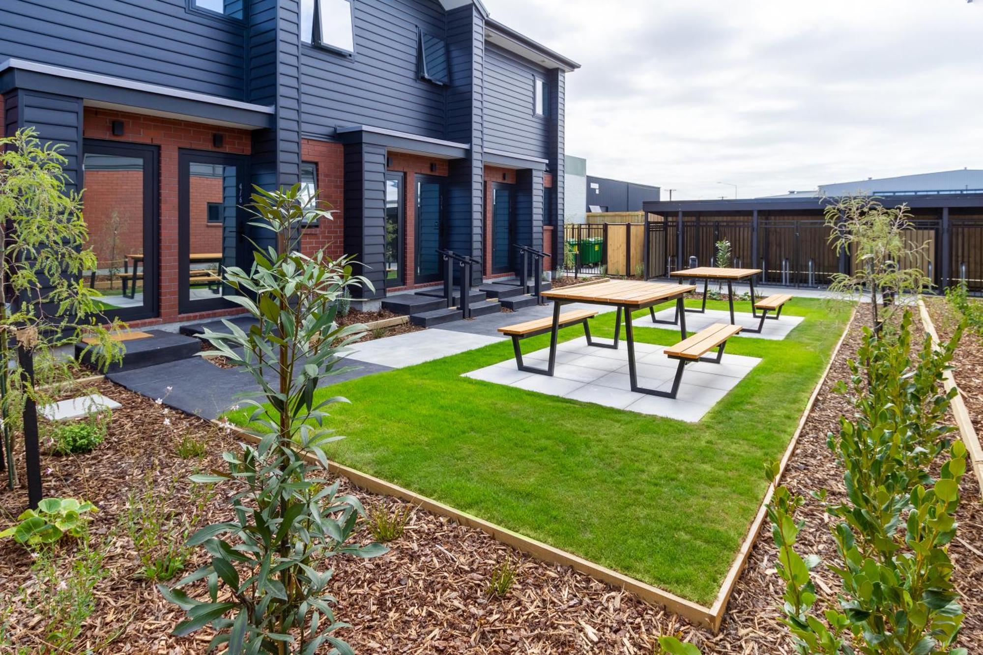 Apartamento Downtown Comfort: Modern With Backyard Christchurch
